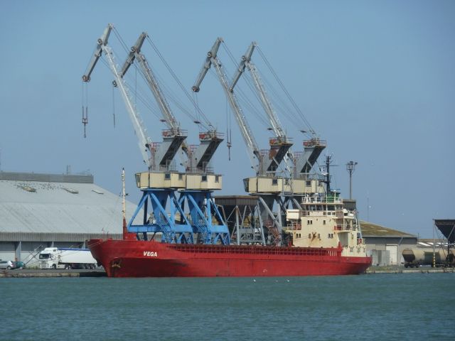 Vega - grands puits - 25 avril 2012.JPG